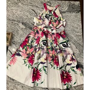 Women's Columbia Salmon Colored Shorts